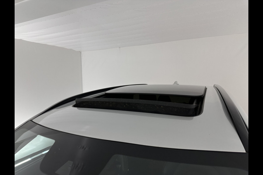 Volvo XC90 2.0 B5 AWD Inscription R-Design Intro Edition [7-Pers.] Aut. *PANO | LEATHER-ALCANTARA | FULL-LED | MEMORY-PACK | BOWERS&WILKINS | BLINDSPOT | KEYLESS | DIGI-COCKPIT | NAVI-FULLMAP | PRIVACYGLASS | HEATED-SPORTSEATS | TOWBAR | 20''ALU*