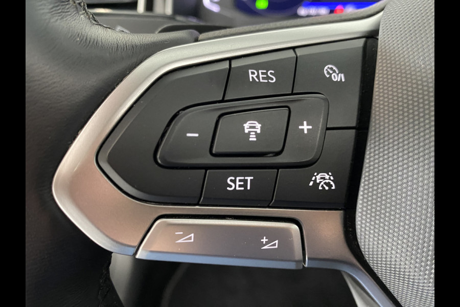 Volkswagen Polo 1.0 TSI R-Line Business DSG Panoramadak / Camera /Carplay / Navigatie / IQ Light