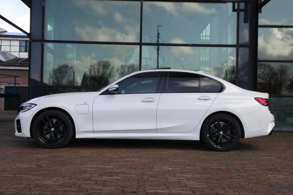 BMW 3-serie 330e M Sport |Head-Up|H&K|Pano|Laser|Driving ass|