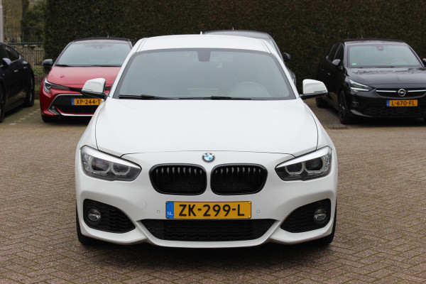 BMW 1-serie 118i Edition M Sport Shadow High Exe. / Leder / Navigatie / Parkeerhulp achter / Keyless / 18'' / Getint glas / Stoelverwarming / Cruise Control