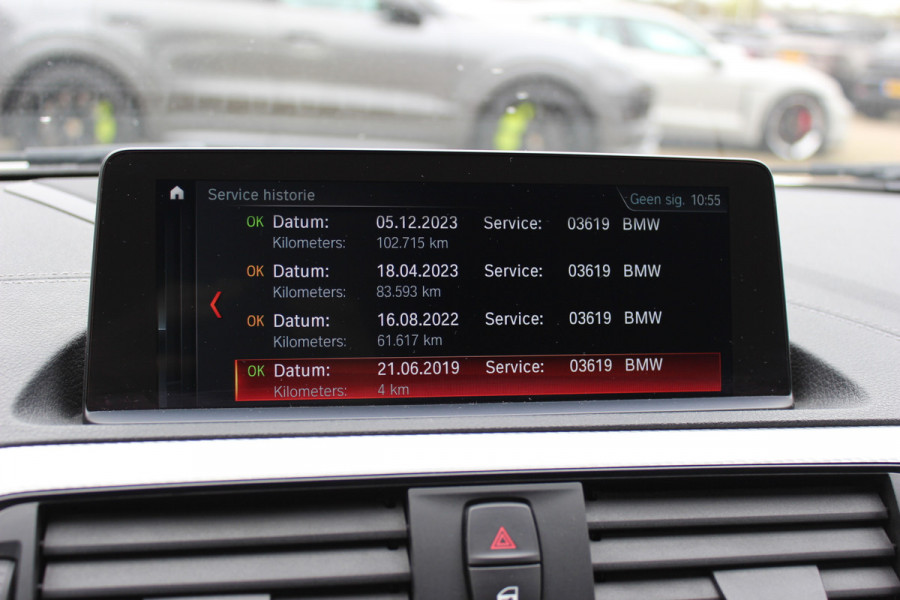 BMW 1-serie 118i Edition M Sport Shadow High Exe. / Leder / Navigatie / Parkeerhulp achter / Keyless / 18'' / Getint glas / Stoelverwarming / Cruise Control