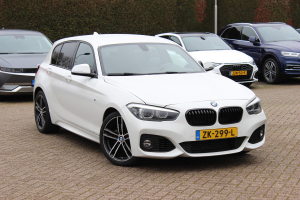 BMW 1-serie 118i Edition M Sport Shadow High Exe. / Leder / Navigatie / Parkeerhulp achter / Keyless / 18'' / Getint glas / Stoelverwarming / Cruise Control