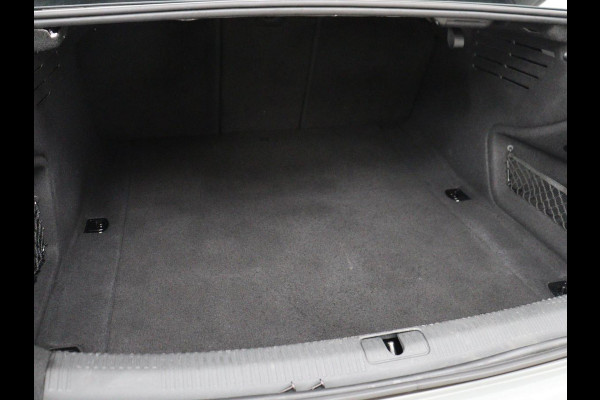 Audi A4 Limousine 35 TDI Launch edition Sport | Panoramadak | 360 Camera | Trekhaak | Adaptive Cruise | Carplay | Climate Control | LED