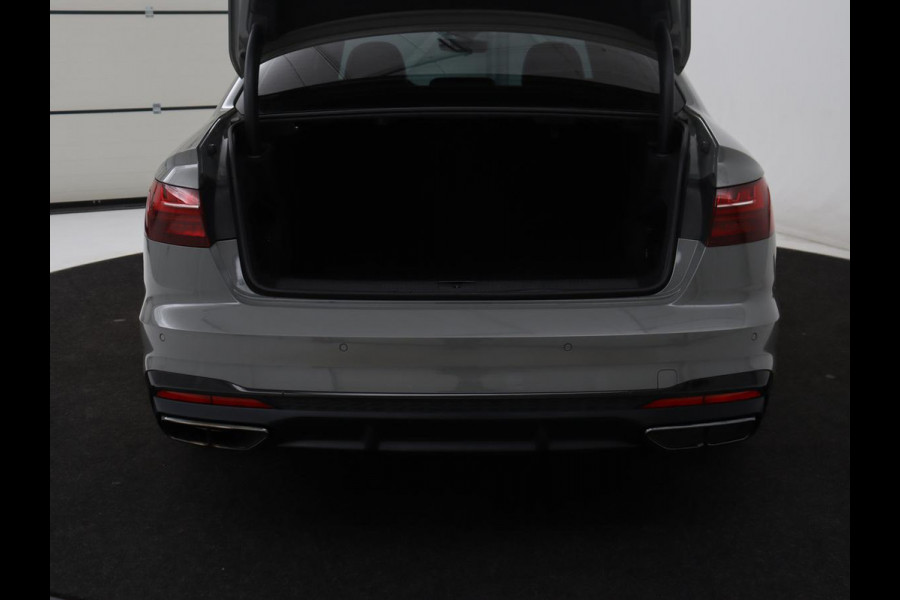 Audi A4 Limousine 35 TDI Launch edition Sport | Panoramadak | 360 Camera | Trekhaak | Adaptive Cruise | Carplay | Climate Control | LED