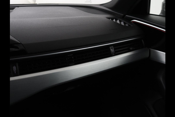 Audi A4 Limousine 35 TDI Launch edition Sport | Panoramadak | 360 Camera | Trekhaak | Adaptive Cruise | Carplay | Climate Control | LED