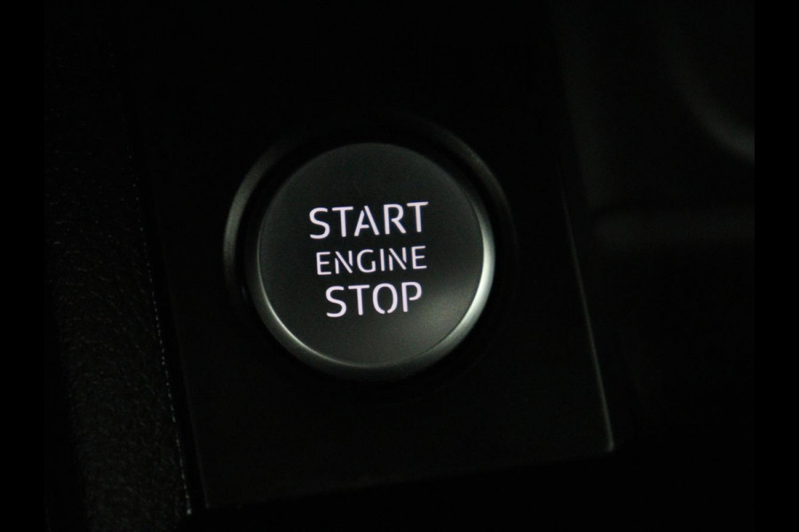 Audi A4 Limousine 35 TDI Launch edition Sport | Panoramadak | 360 Camera | Trekhaak | Adaptive Cruise | Carplay | Climate Control | LED