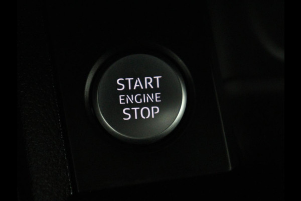 Audi A4 Limousine 35 TDI Launch edition Sport | Panoramadak | 360 Camera | Trekhaak | Adaptive Cruise | Carplay | Climate Control | LED