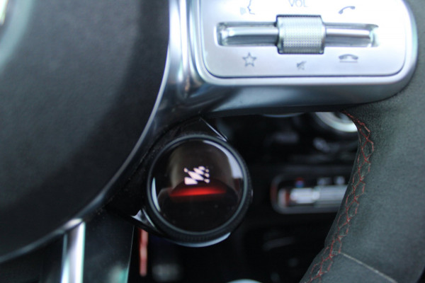 Mercedes-Benz CLA-Klasse AMG 45 S 421pk 4MATIC+ | Pano | Kuipstoelen | 360 | ACC | Memory