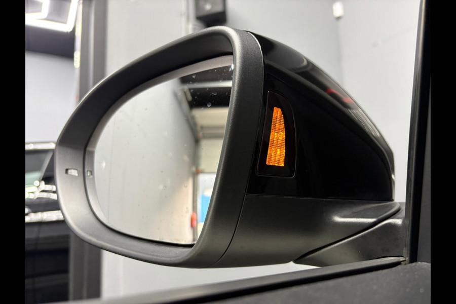 Volkswagen T-Roc 1.5 TSI R-Line PANO 2025