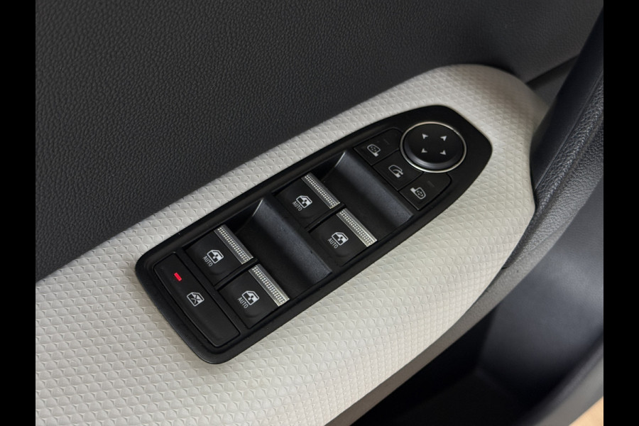 Renault Captur 1.3 TCe 130 Edition One Groot Navi | Bose | 18" | Camera | Stoel & Stuur verwarming 100% Dealer Onderhouden!