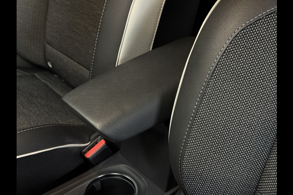 Renault Captur 1.3 TCe 130 Edition One Groot Navi | Bose | 18" | Camera | Stoel & Stuur verwarming 100% Dealer Onderhouden!