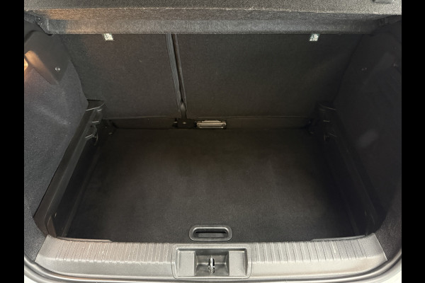 Renault Captur 1.3 TCe 130 Edition One Groot Navi | Bose | 18" | Camera | Stoel & Stuur verwarming 100% Dealer Onderhouden!