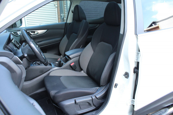 Nissan QASHQAI 1.3 DIG-T 160pk N-Connecta AUTOMAAT Panoramadak NL-Auto NAP