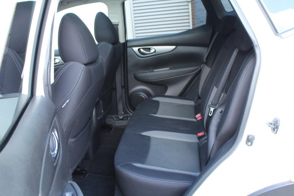 Nissan QASHQAI 1.3 DIG-T 160pk N-Connecta AUTOMAAT Panoramadak NL-Auto NAP