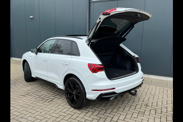 Audi Q3 35 TFSI S Line Edition * Panorama * Trekhaak * Stoelverwarming * Camera *