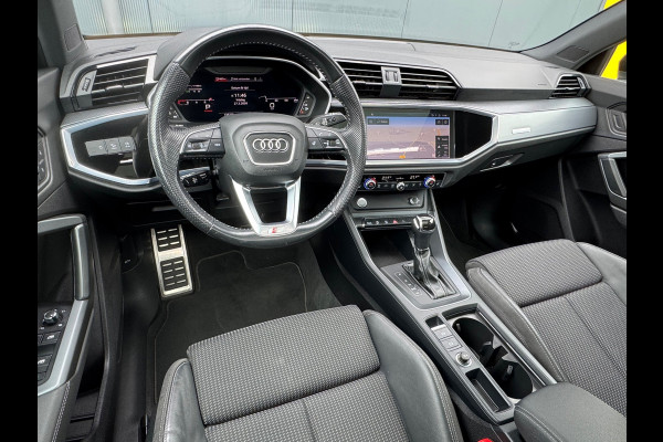 Audi Q3 35 TFSI S Line Edition * Panorama * Trekhaak * Stoelverwarming * Camera *