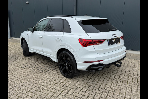 Audi Q3 35 TFSI S Line Edition * Panorama * Trekhaak * Stoelverwarming * Camera *