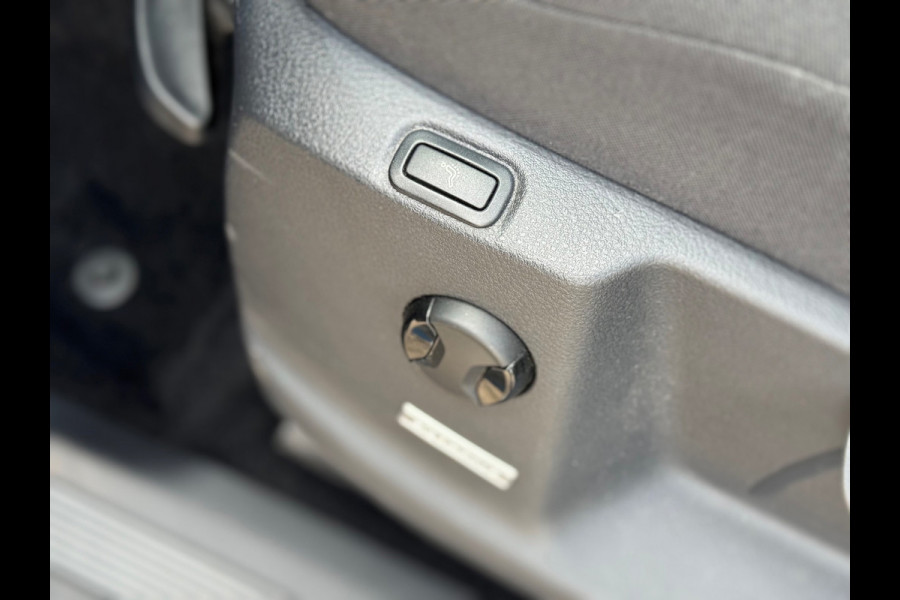 Volkswagen Touran 1.5 TSI Comfortline 2019 NAVI AIRCO Trekh!