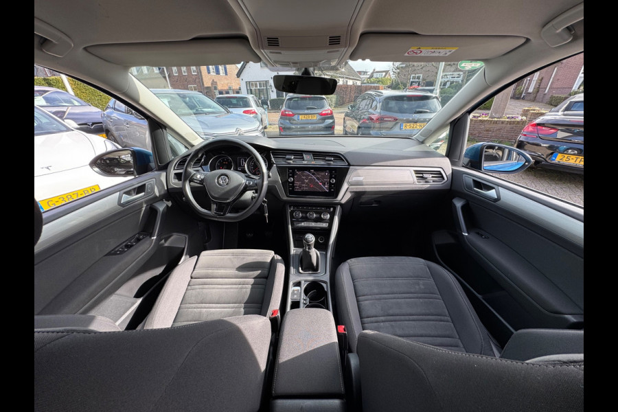 Volkswagen Touran 1.5 TSI Comfortline 2019 NAVI AIRCO Trekh!