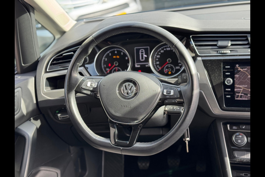 Volkswagen Touran 1.5 TSI Comfortline 2019 NAVI AIRCO Trekh!