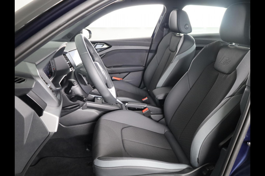 Audi A1 Sportback S edition 25 TFSI 95 pk | Optiekpakket zwart plus | Ambient verlichting | Buitenspiegels inklapbaar | Zwart dak |