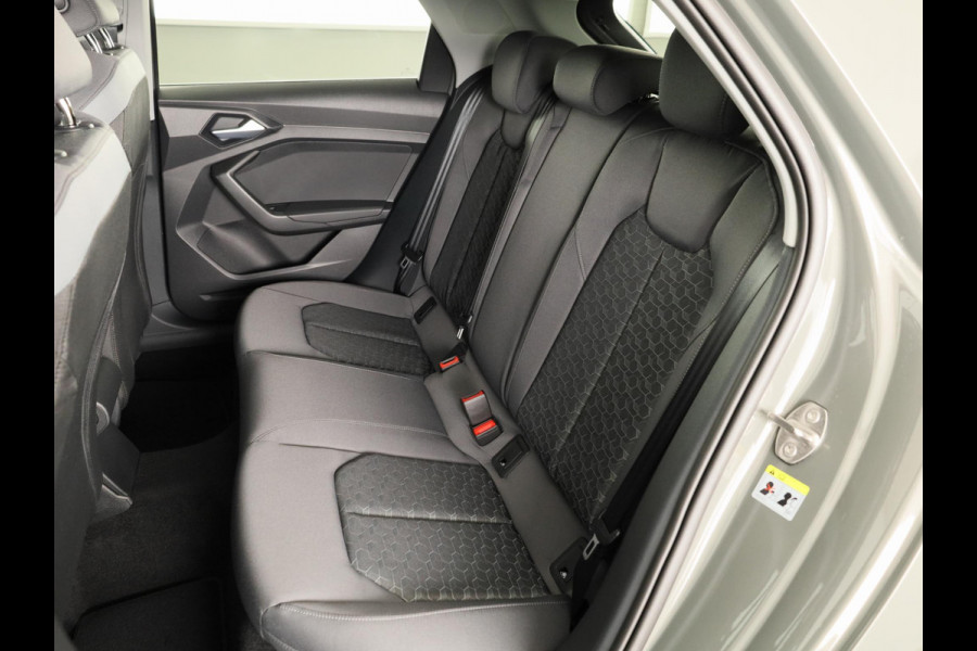 Audi A1 Sportback Advanced edition 25 TFSI 95 pk | Ledlampen voor en achter | Sportstoelen voor | Ambient verlichting | Privacy glas |