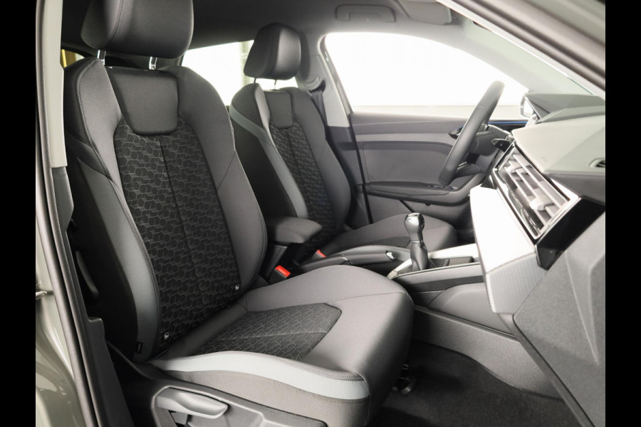 Audi A1 Sportback Advanced edition 25 TFSI 95 pk | Ledlampen voor en achter | Sportstoelen voor | Ambient verlichting | Privacy glas |