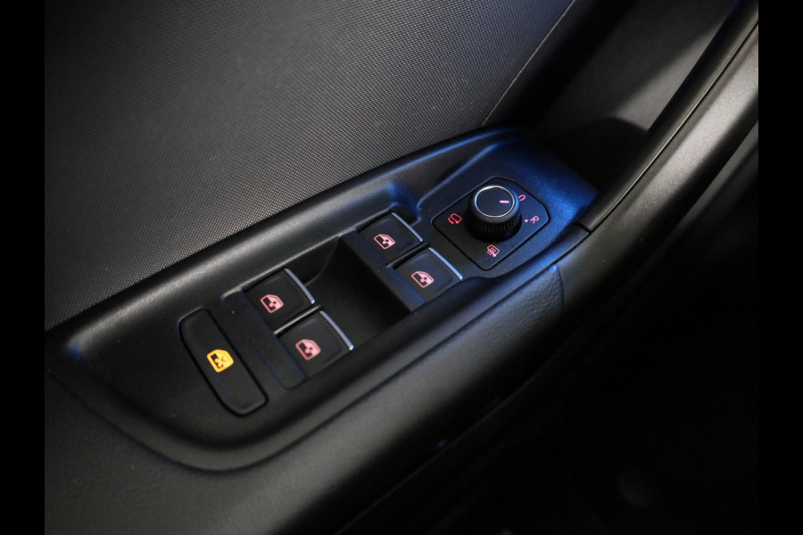 Audi A1 Sportback Advanced edition 25 TFSI 95 pk | Ledlampen voor en achter | Sportstoelen voor | Ambient verlichting | Privacy glas |