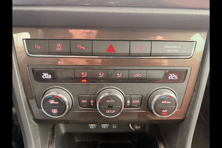 Seat Ateca 1.4 EcoTSI Intense Automaat Apple Carplay 360''Camera Navi Led-XenonTrekhaak
