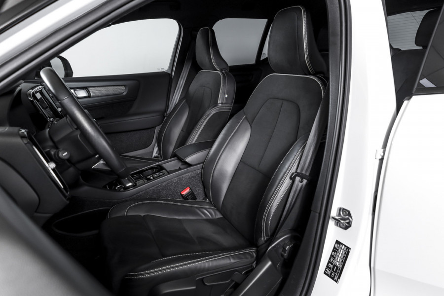 Volvo XC40 1.5 T4 Recharge R-Design Expression | Dig. Cockpit | Elek. Klep | Cruise | PDC | NAV+App. Connect | LED | ECC | LM 19" | 2282