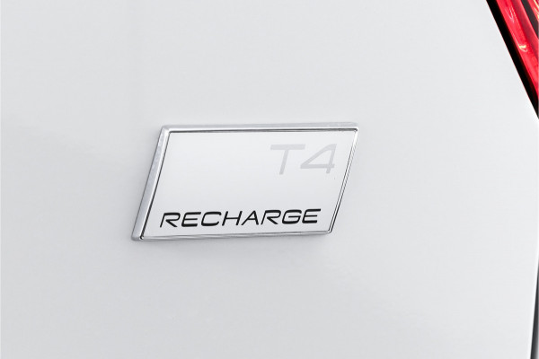 Volvo XC40 1.5 T4 Recharge R-Design Expression | Dig. Cockpit | Elek. Klep | Cruise | PDC | NAV+App. Connect | LED | ECC | LM 19" | 2282