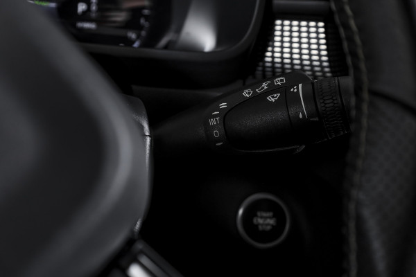 Volvo XC40 1.5 T4 Recharge R-Design Expression | Dig. Cockpit | Elek. Klep | Cruise | PDC | NAV+App. Connect | LED | ECC | LM 19" | 2282