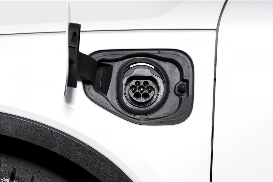 Volvo XC40 1.5 T4 Recharge R-Design Expression | Dig. Cockpit | Elek. Klep | Cruise | PDC | NAV+App. Connect | LED | ECC | LM 19" | 2282