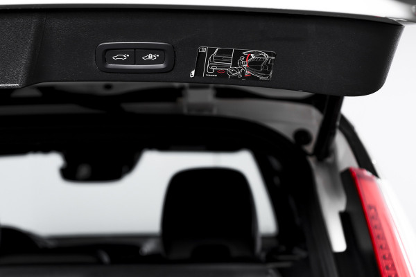 Volvo XC40 1.5 T4 Recharge R-Design Expression | Dig. Cockpit | Elek. Klep | Cruise | PDC | NAV+App. Connect | LED | ECC | LM 19" | 2282