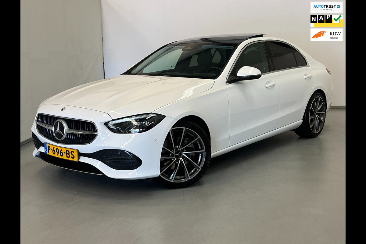 Mercedes-Benz C-Klasse 200 Luxury Line / Pano / NL-auto / Trekhaak