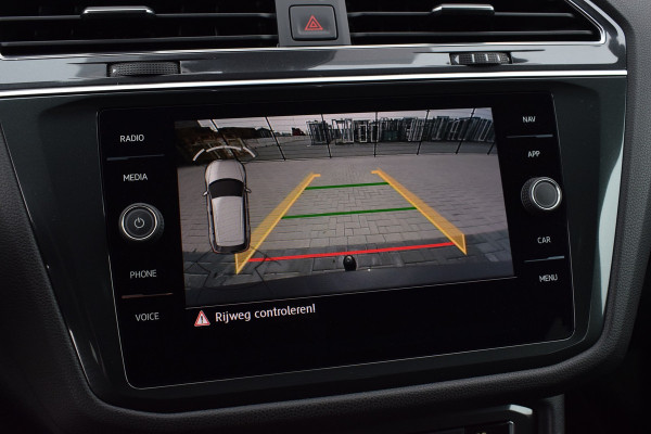 Volkswagen Tiguan Allspace 1.5 TSI 150pk DSG R-line 7-Persoons | Pano | Camera | Trekhaak