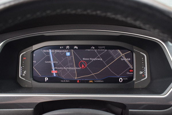 Volkswagen Tiguan Allspace 1.5 TSI 150pk DSG R-line 7-Persoons | Pano | Camera | Trekhaak