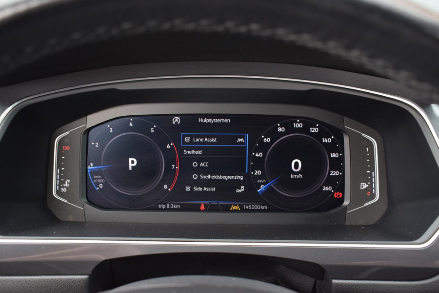 Volkswagen Tiguan Allspace 1.5 TSI 150pk DSG R-line 7-Persoons | Pano | Camera | Trekhaak
