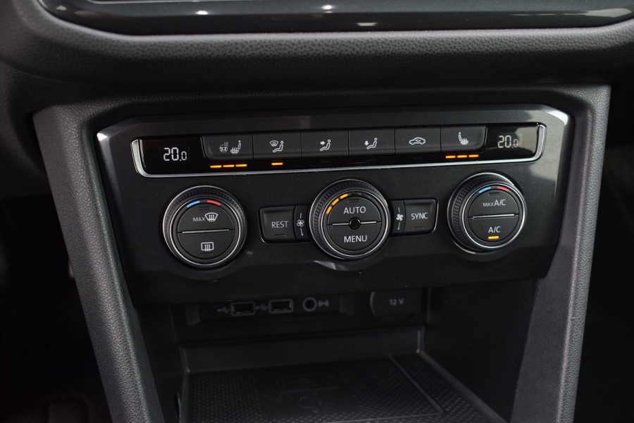 Volkswagen Tiguan Allspace 1.5 TSI 150pk DSG R-line 7-Persoons | Pano | Camera | Trekhaak