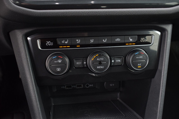 Volkswagen Tiguan Allspace 1.5 TSI 150pk DSG R-line 7-Persoons | Pano | Camera | Trekhaak