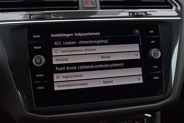 Volkswagen Tiguan Allspace 1.5 TSI 150pk DSG R-line 7-Persoons | Pano | Camera | Trekhaak