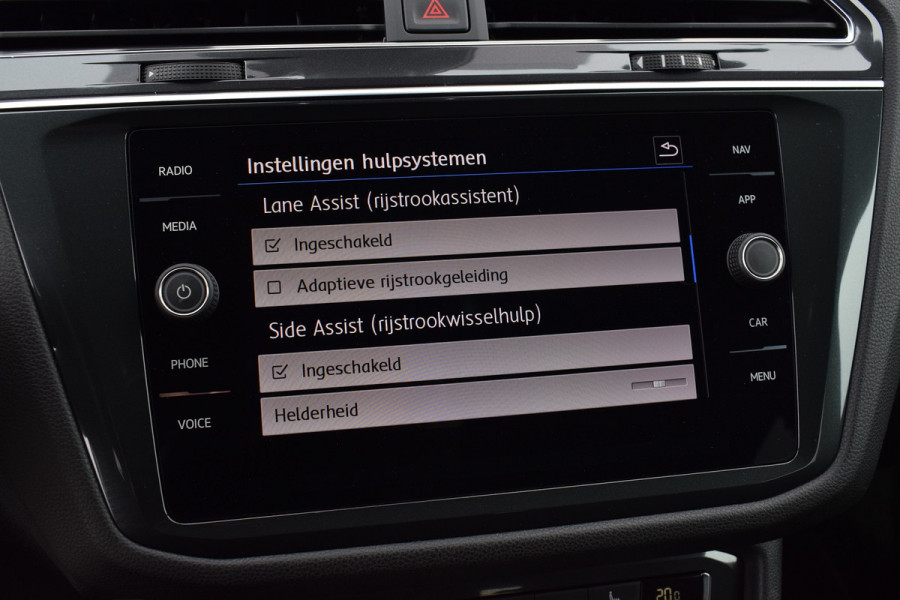 Volkswagen Tiguan Allspace 1.5 TSI 150pk DSG R-line 7-Persoons | Pano | Camera | Trekhaak