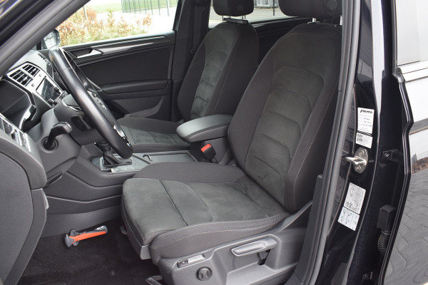 Volkswagen Tiguan Allspace 1.5 TSI 150pk DSG R-line 7-Persoons | Pano | Camera | Trekhaak