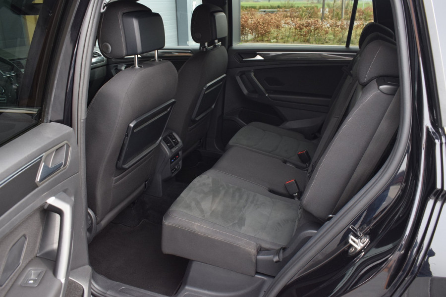 Volkswagen Tiguan Allspace 1.5 TSI 150pk DSG R-line 7-Persoons | Pano | Camera | Trekhaak