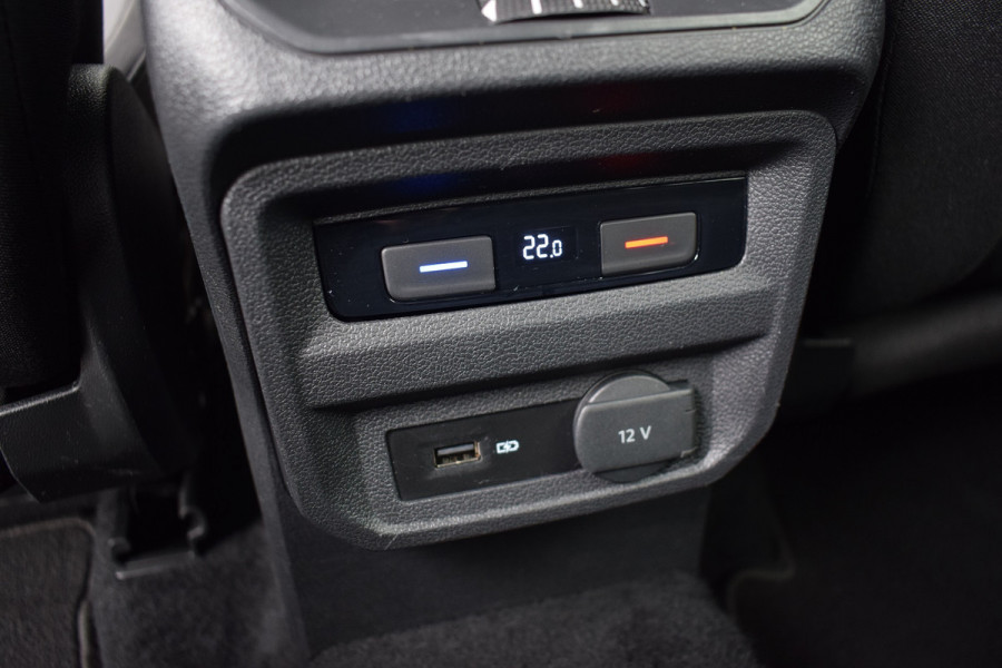 Volkswagen Tiguan Allspace 1.5 TSI 150pk DSG R-line 7-Persoons | Pano | Camera | Trekhaak