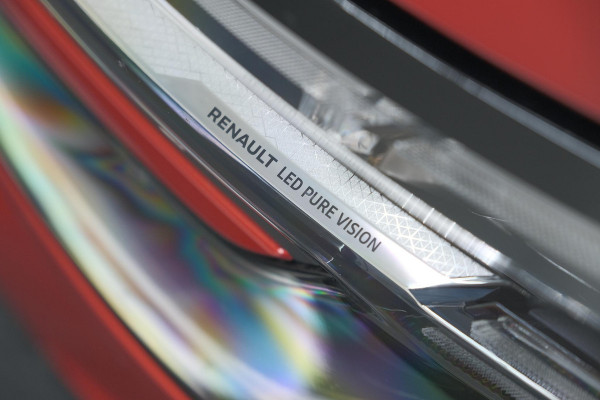 Renault Austral 1.2 E-Tech Full Hybrid 200 Techno | 1500 KG Trekgewicht | 360 Camera | Panoramadak | Adaptieve Cruise Control