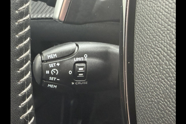 Peugeot 2008 1.2 PureTech Automaat Navi Cruise Carplay Camera+Pdc Led Lane assist Trekhaak