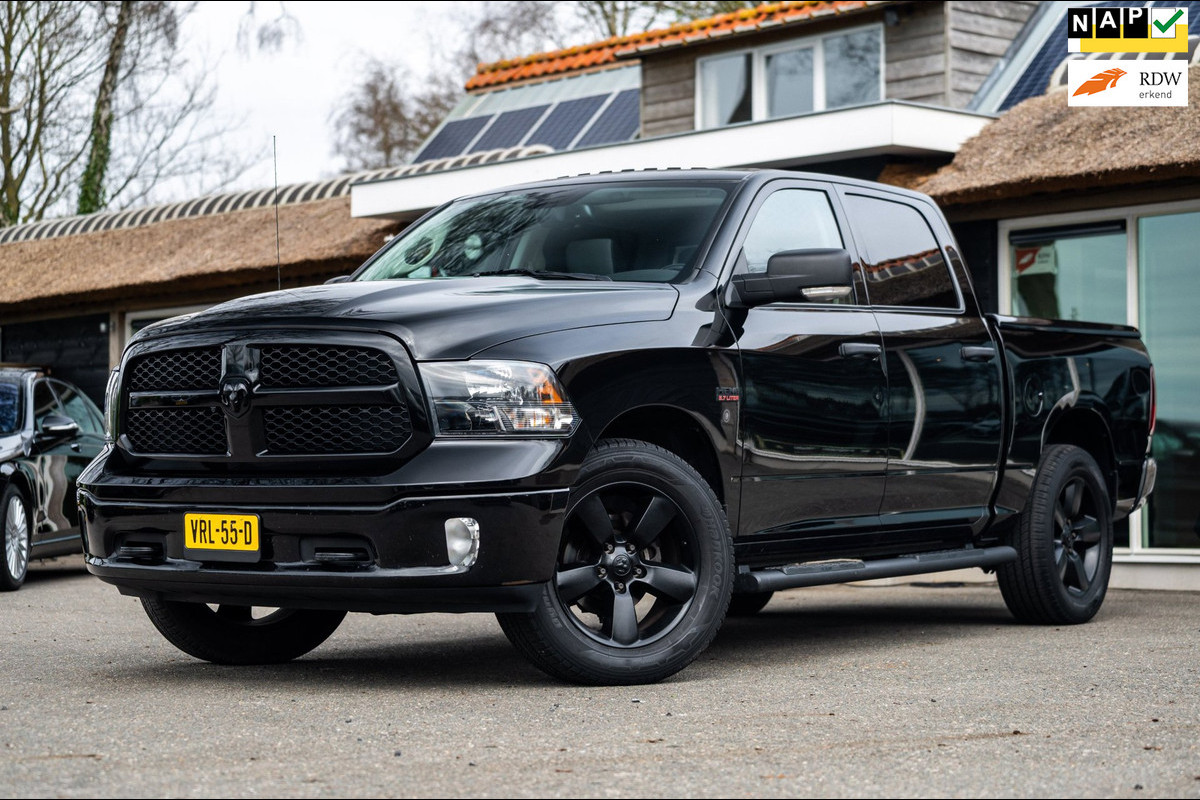 Dodge Ram 1500 5.7 V8 4x4 Crew Cab 5'7 Laramie Schuifdak I LPG I Stuur & stoelverwarming I Trekhaak I Camera I Alpine I Sidebars