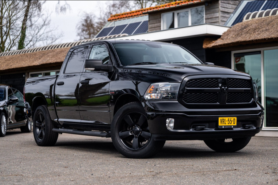 Dodge Ram 1500 5.7 V8 4x4 Crew Cab 5'7 Laramie Schuifdak I LPG I Stuur & stoelverwarming I Trekhaak I Camera I Alpine I Sidebars