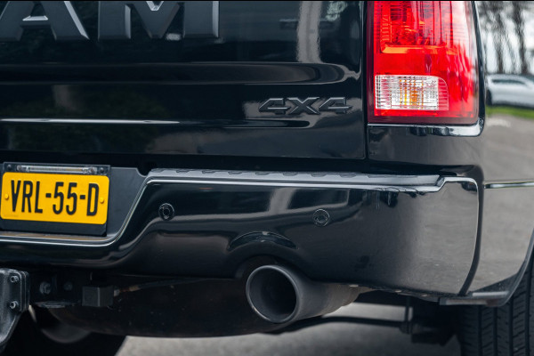 Dodge Ram 1500 5.7 V8 4x4 Crew Cab 5'7 Laramie Schuifdak I LPG I Stuur & stoelverwarming I Trekhaak I Camera I Alpine I Sidebars